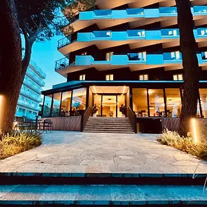 Noir - Free Breakfast & Brunch Until 13-00 - Vicinissimi A Mirabilandia Milano Marittima